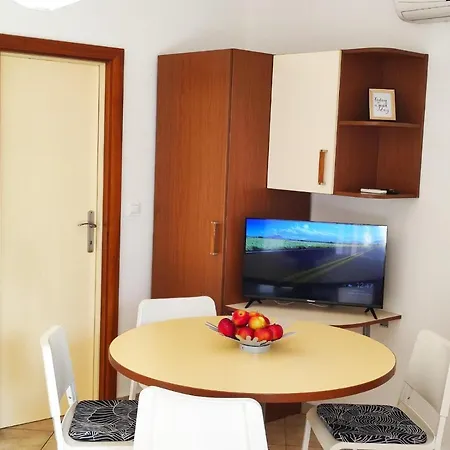 Rose Apartment *